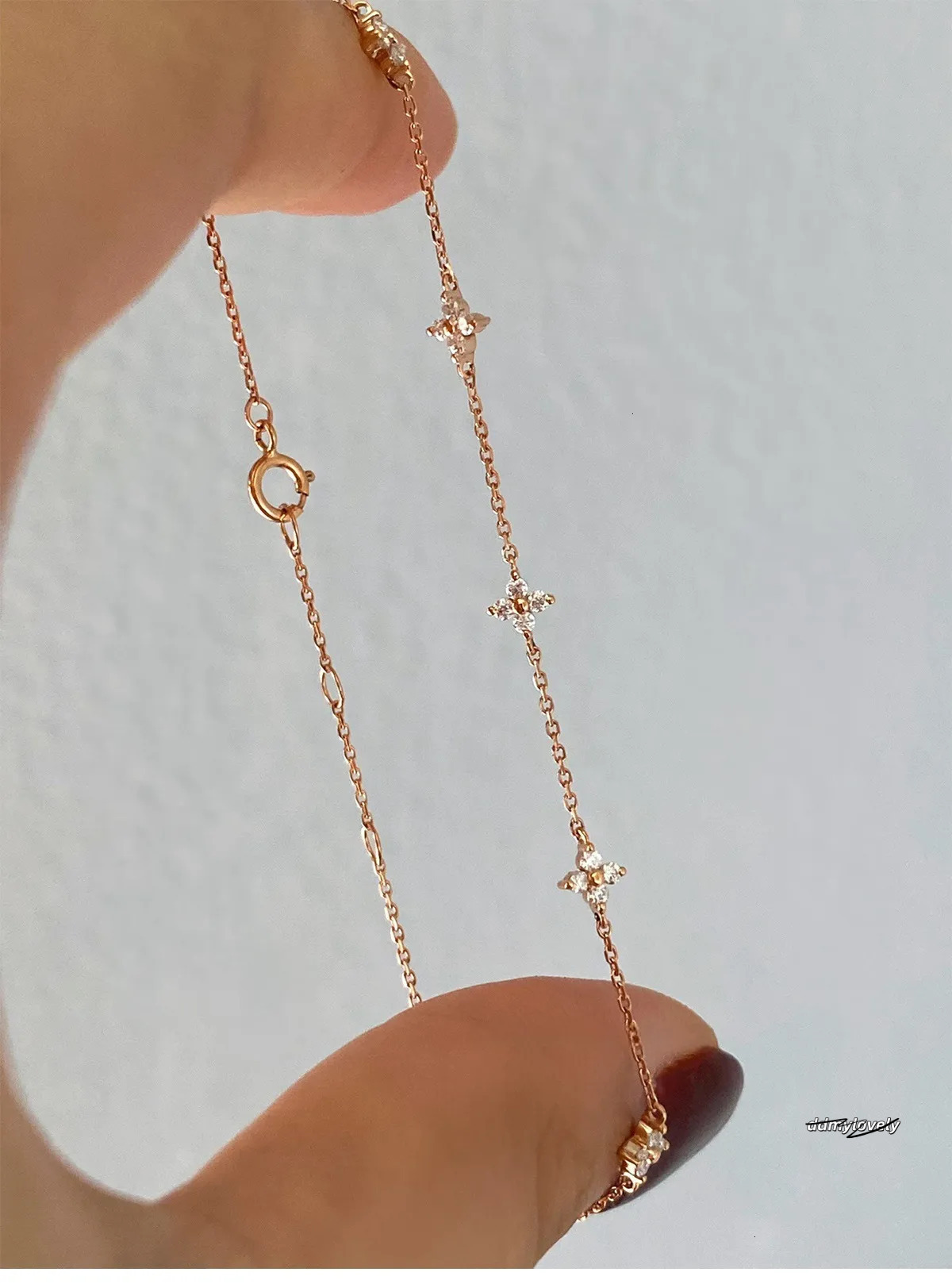 Designer Madam Flowing Light ~ S Plated Gold Four-Leaf Clover Star Bracelet Simple Zircon Pure Sier Women's Commuting ddmylovely