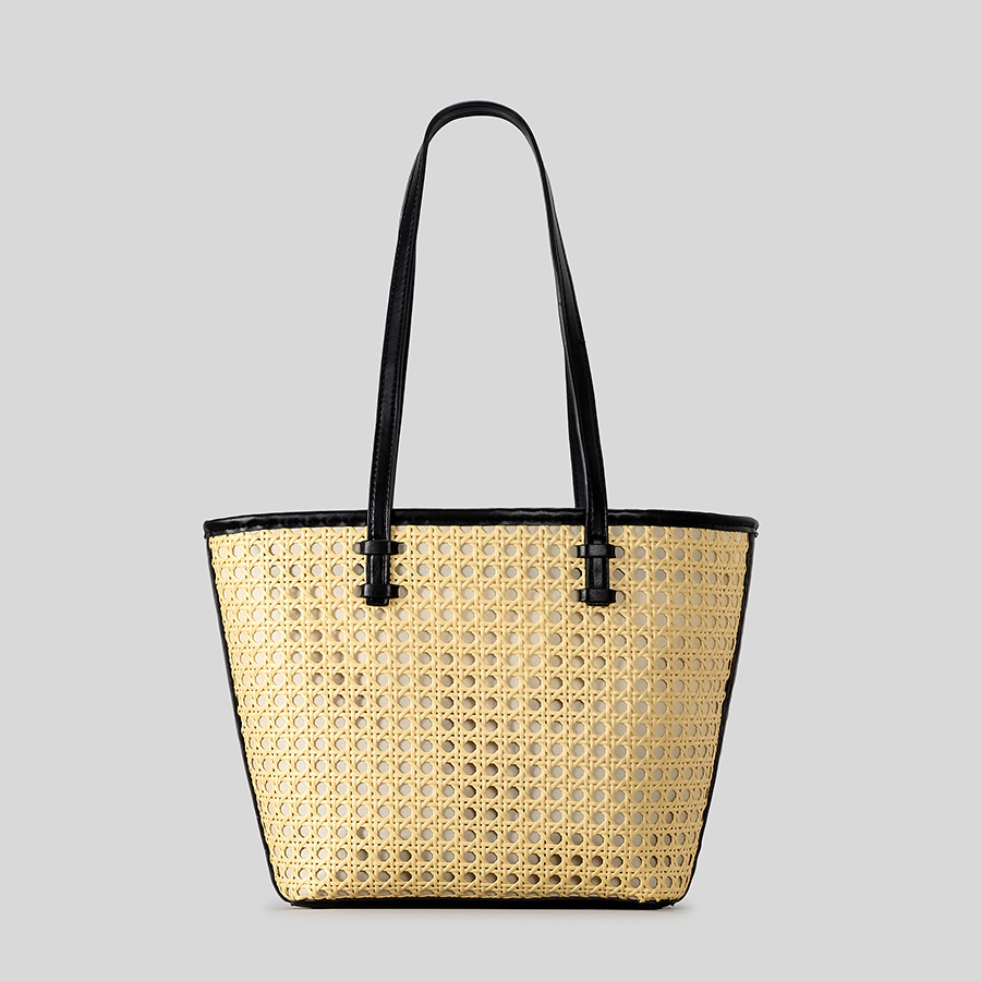 Spring summer hollowed out handmade straw woven bucket bag, large capacity rattan woven single shoulder handbag, women's beach bag 250215