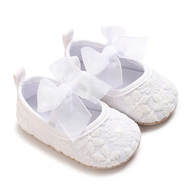 3Color Cute Lace Baby Girl Princess shoes Baby Moccasins Moccs Shoes Bow Fringe Soft Soled Nonslip Footwear Crib Shoes 250916