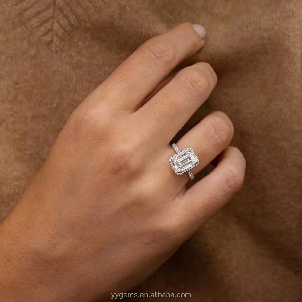 Yu Ying High Quality White Diamond 4CT Emerald Cut With Halo 18K Solid Gold Proposal Engagement Wedding Ring Women