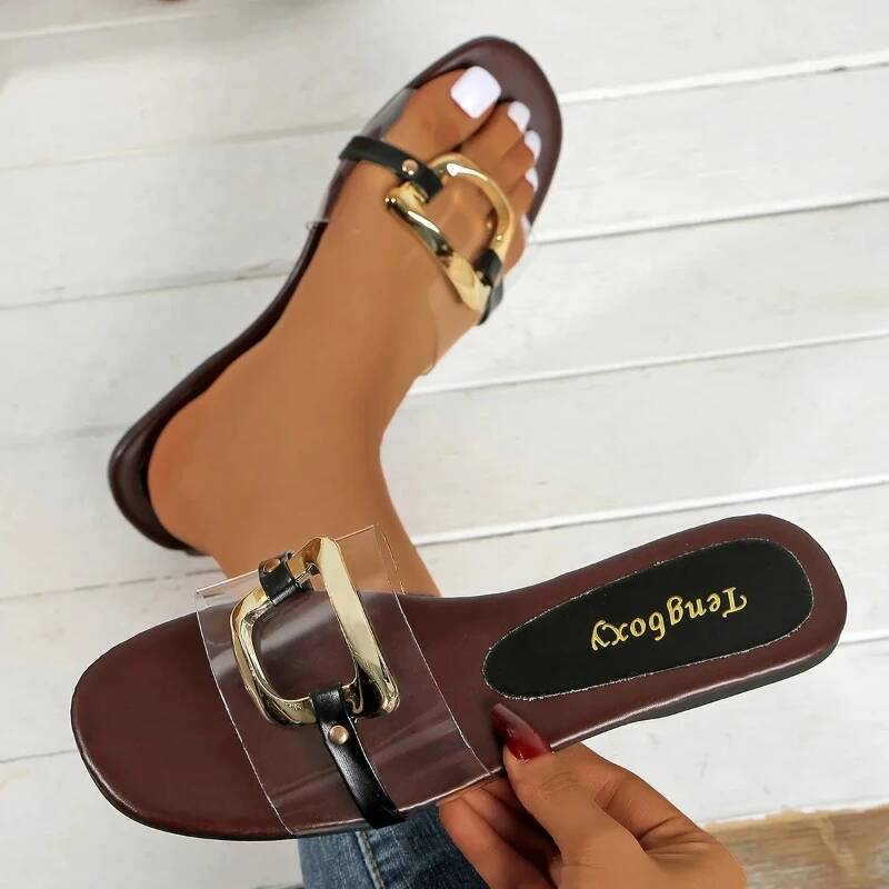 Summer New Fashionable Women's Breathable Shoes and Slippers Summer New Flat Belt Metal Sandals Light Luxury Style Women's Sandals Designer 