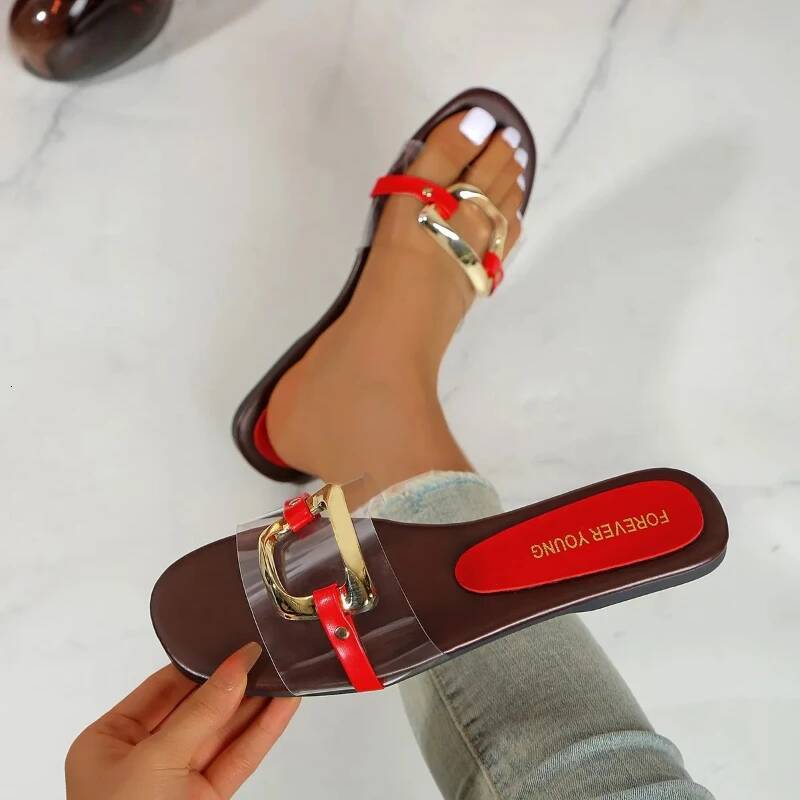 Summer New Fashionable Women's Breathable Shoes and Slippers Summer New Flat Belt Metal Sandals Light Luxury Style Women's Sandals Designer 