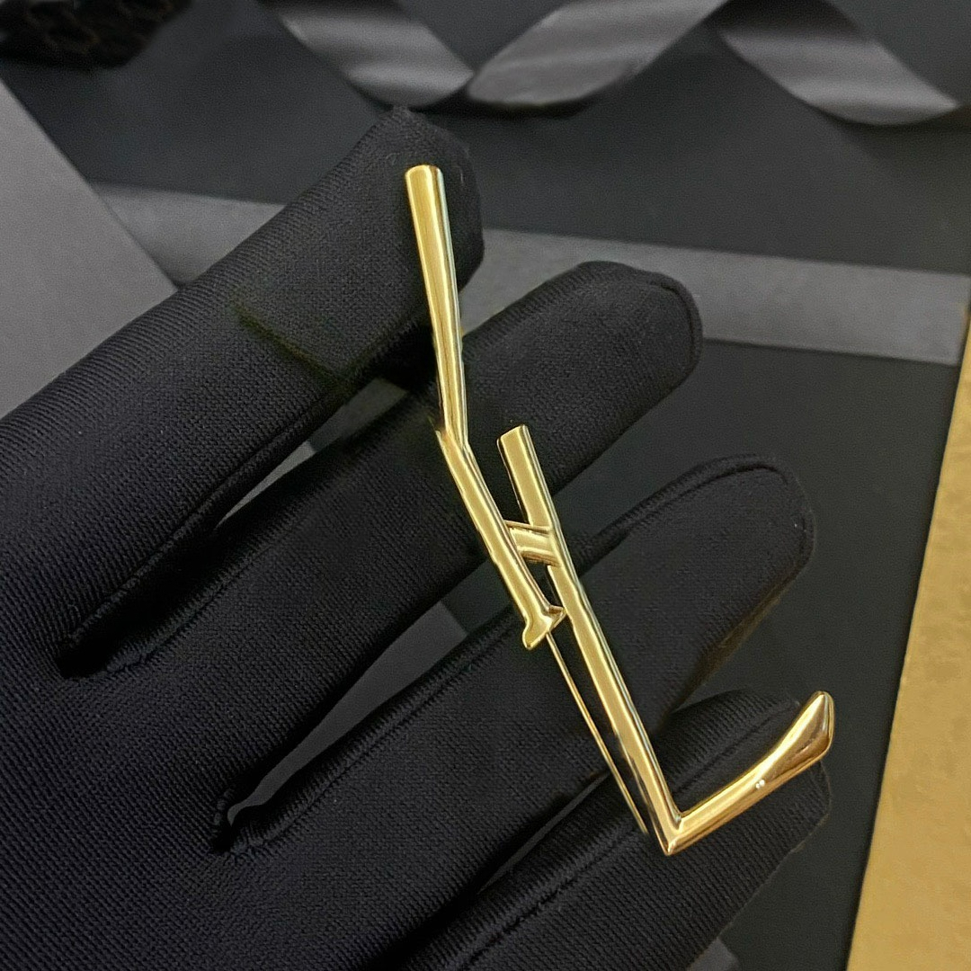 NEW Classical Brooch Designer Letter Retro Gift Gold Color Pins Women Fashion Broche Large Beads Female Clothes Suit Alloy Brooch for Hats Classics Accessorie