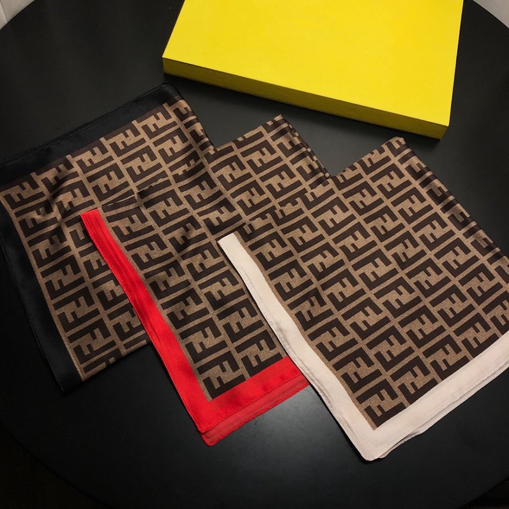 Designer 2025 hot selling letter mulberry silk silk small square scarf for spring and autumn fashion decoration versatile professional small scarf scarf