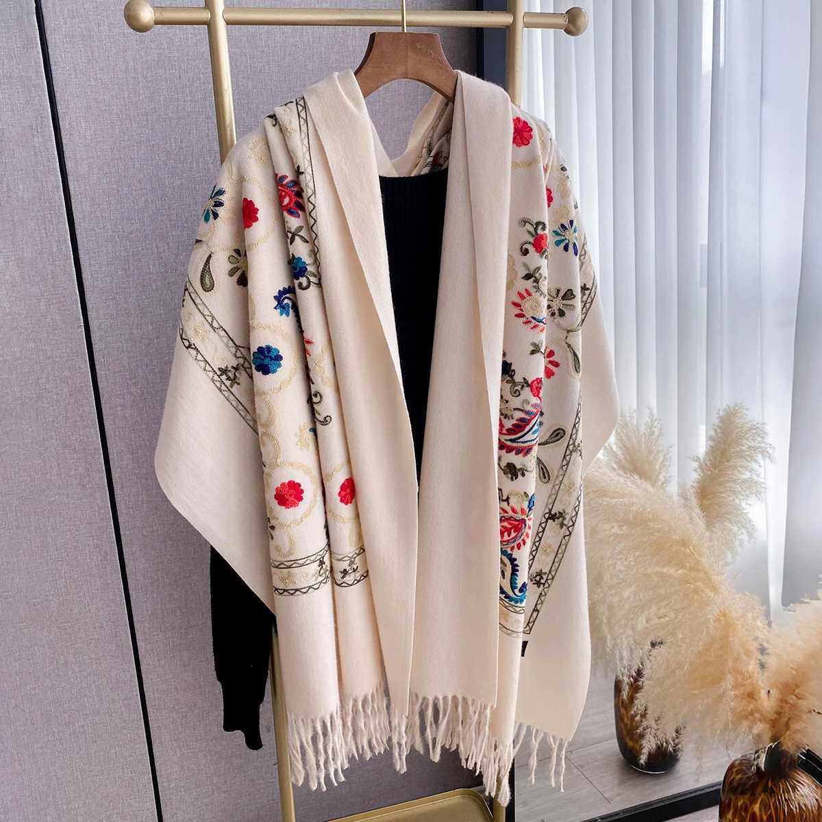 Fashion Scarf Winter Thick Travel Shl Wr Scarf Wen Luxury Embroider wer Warm Neckerchief Poncho Bufanda Y250918