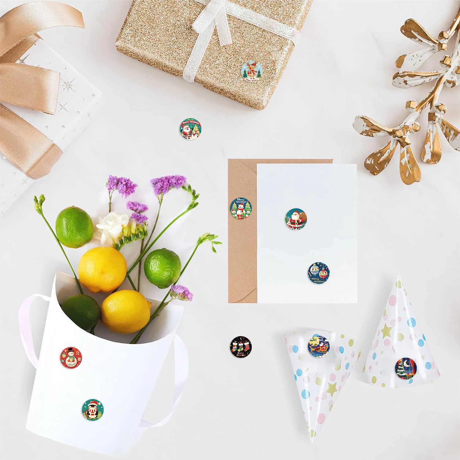 500PCS New Christmas Stickers Roll Small Children Stickers Cute Kawaii Cartoon Packaging Stickers Photocard Decor Lables for Kid C250918