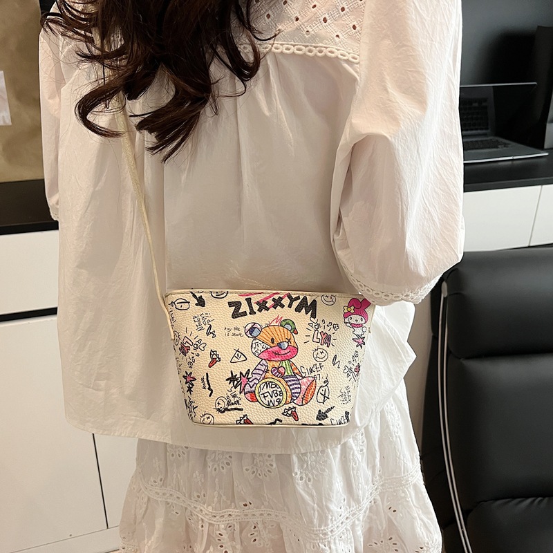 Designer bag hot free shipping Cartoon Bear Printed Underarm Bag New Trendy Fashion Casual Shoulder Bag for woman