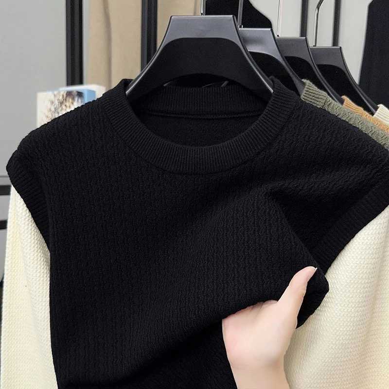 2025 AutumnWinter New Product Mens Color Contrasting Fashion Knitted Bottom Sweater Trendy Mens SweaterZ250918