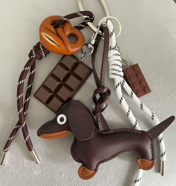 Dachshund Dog Keychain Miu Series Bag Pendant Niche Blogger Same Style Leather Woven Ornament 250728