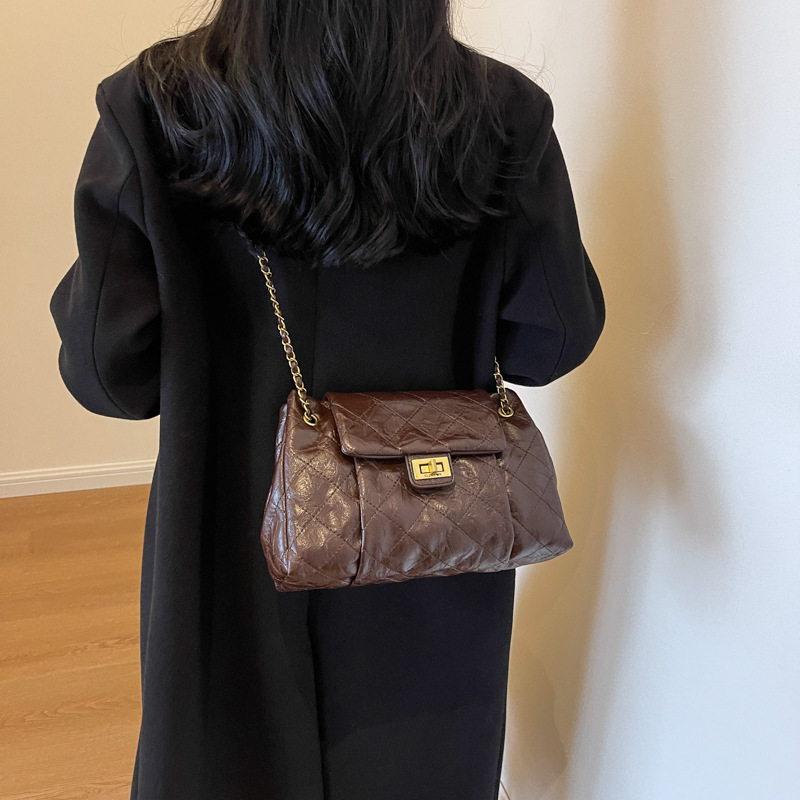 Designer bag hot free shipping Diamond Lattice Chain Small Square Bag New Vintage Simple Leisure Diagonal Cross Bag for woman black red coffee white