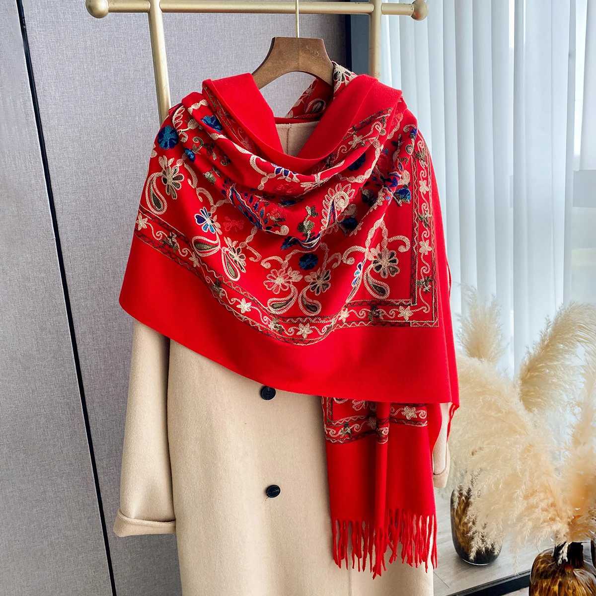 Fashion Scarf Winter Thick Travel Shl Wr Scarf Wen Luxury Embroider wer Warm Neckerchief Poncho Bufanda Y250918