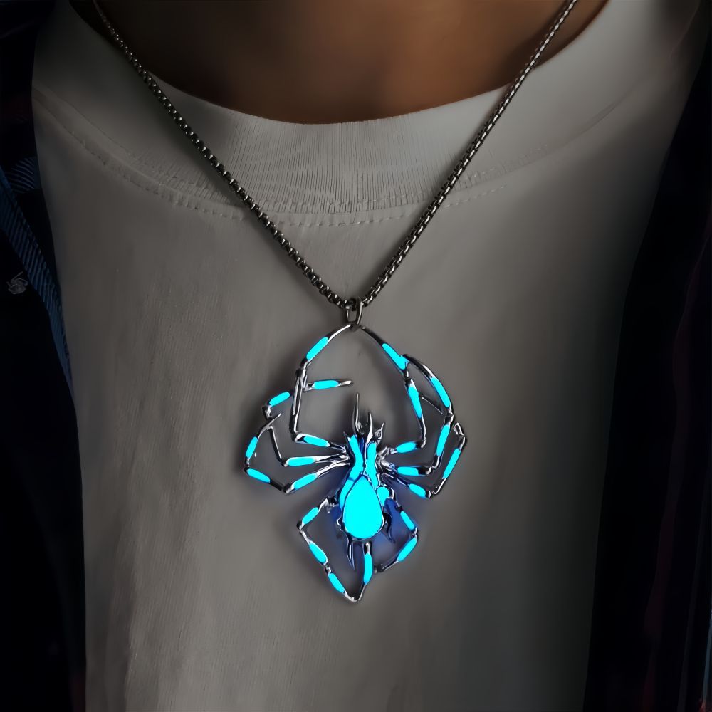 Halloween European and American creative three-dimensional luminous spider necklace, fashionable men's hip-hop alloy luminous insect pendant