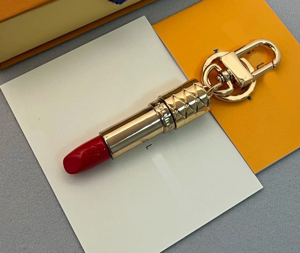 designer keychain V letters women bag chain llavero Buckle jewelry bagchain lipstick Keyring Envelope chain box