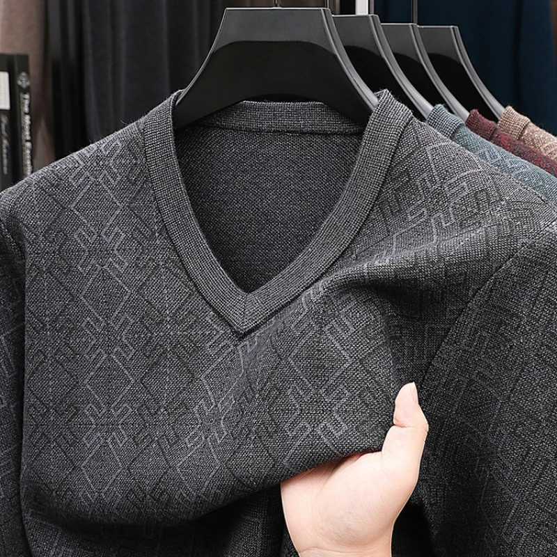 2025 Mens Warm and Thick Vneck Half Zip Long Sleeved Shirt for Autumn and WinterZ250918