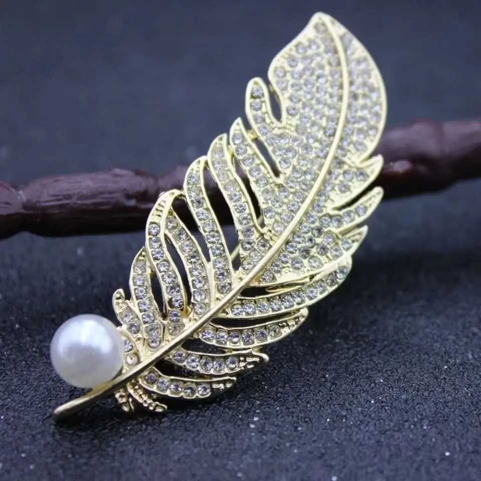 Fashion Enamel Imitation Pearl Gardenia Flower Brooches Luxury Crystal Rhinestone Leaves Metal Pins for Women Girls Jewelry Gift D250918