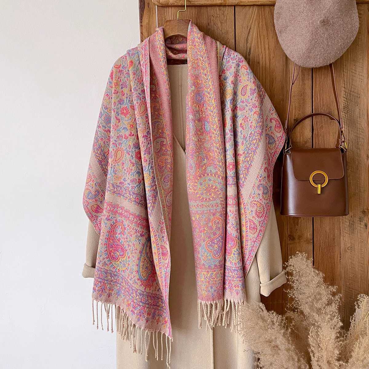 Fashion Luxury Brand Winter Poncho Scarf Wen Large Shl Hijab Foard Echarpe Ethnic Style Design La Stole Scarves Y250918