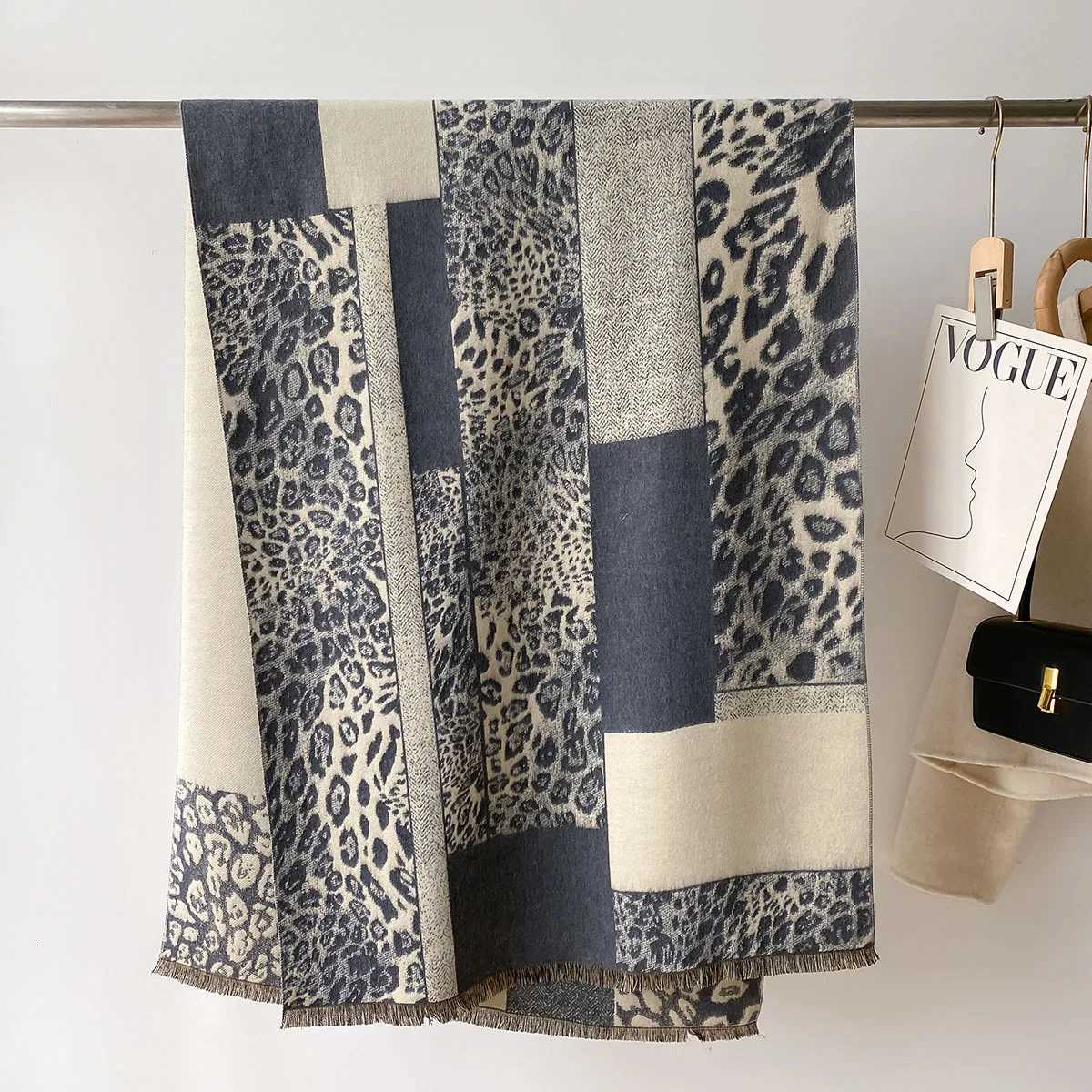 Fashion Leopard Print Scarf Fringes Shl Wan Autumn Winter Warm Muffler Cashmere Like Neckerchief Bandelet Scarves Y250918
