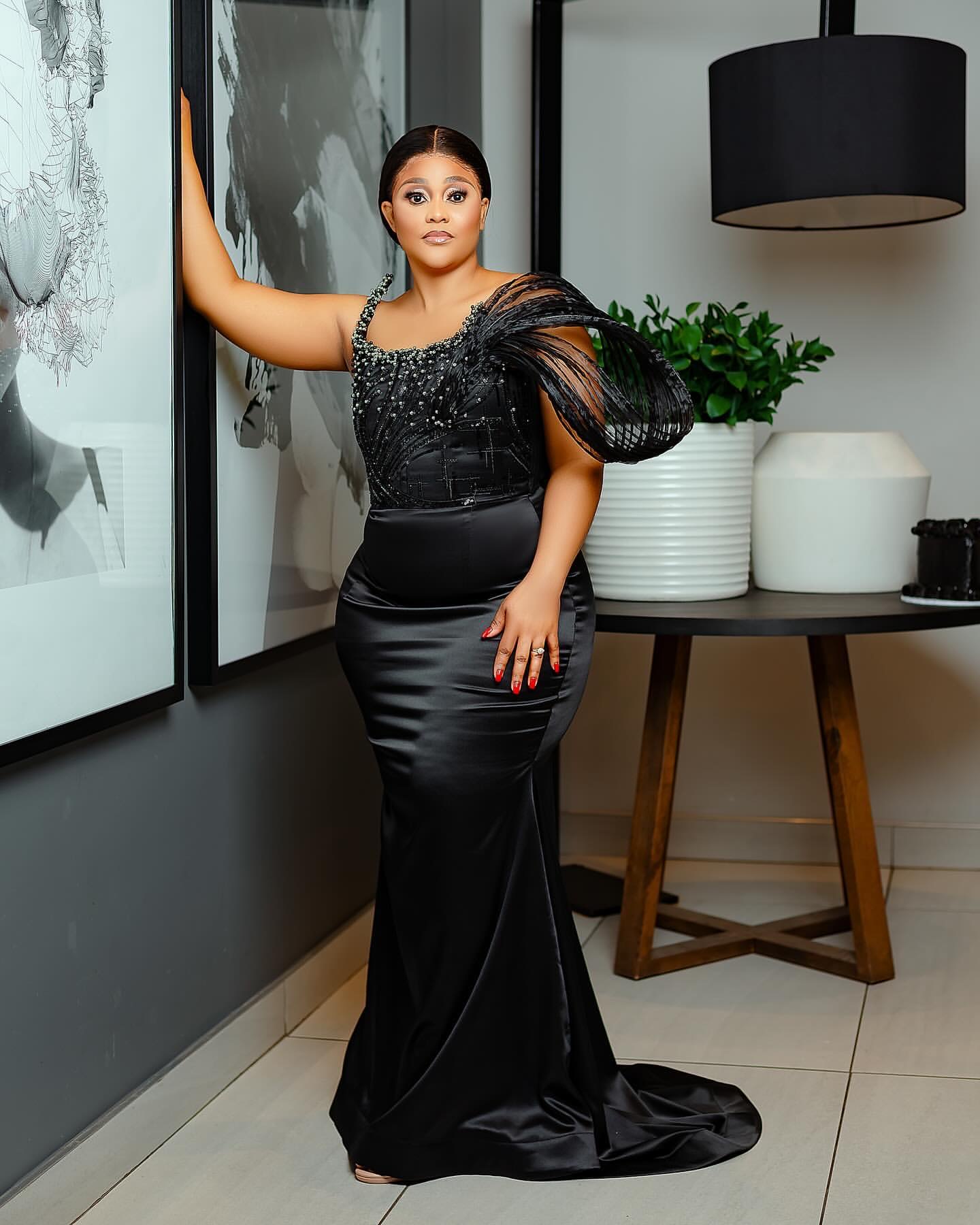 Mermaid Black Prom Dresses 2025 Pearls Beaded Satin Strapless Evening Formal Party Second Birthday Engagement Gowns Plus Size Dress For Special Occasi