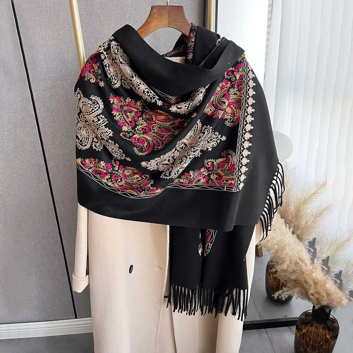 Winter Warm Cashmere Scarf for Wen Embroidery Blanket Thick Shl Wr Neckerchief Fashion Bufanda Echarpe Poncho Y250918