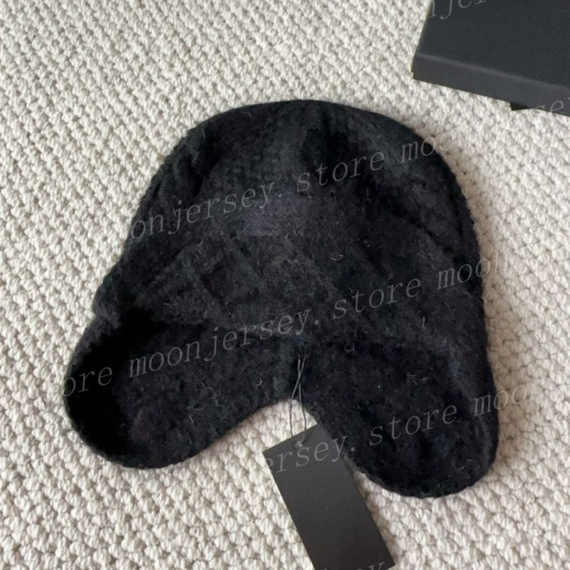 (go off picture not the description) Fashion Designer Beanie Women Men's Knitted Skull Caps Winter Warm Outdoor Hats Festival Gifts 32888