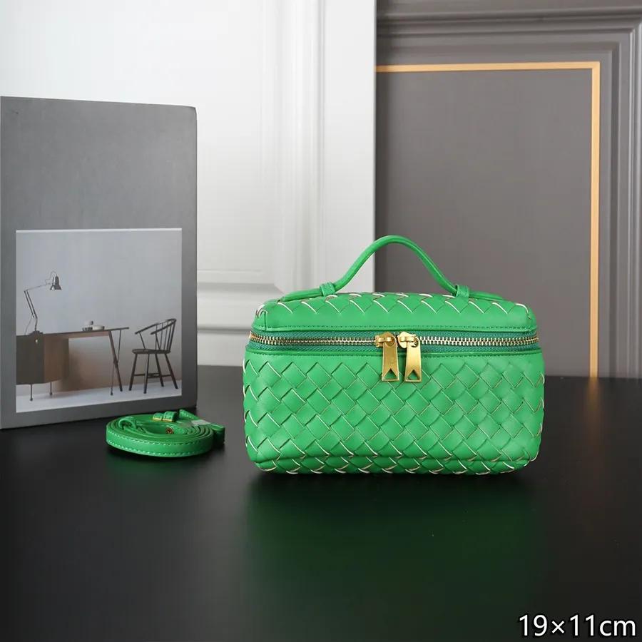 Designer Makeup Bag Woven Cosmetic Bag Minimally Woven Lunch Box Bag Womens Makeup Bag Luxury Classic Crossbody Bag Leisure Handbag Makeup Mini Bag