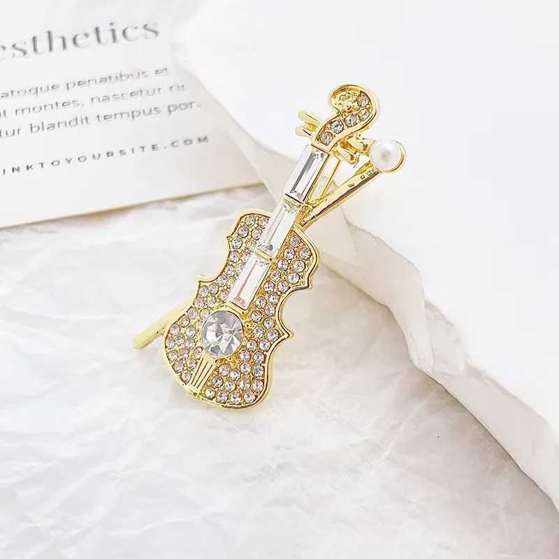 Fashion Crystal Violin BroochesFor Women Exquisite Pearl Music Concert Accessories Brooch Pins Clothing Jewelry Decoration D250918