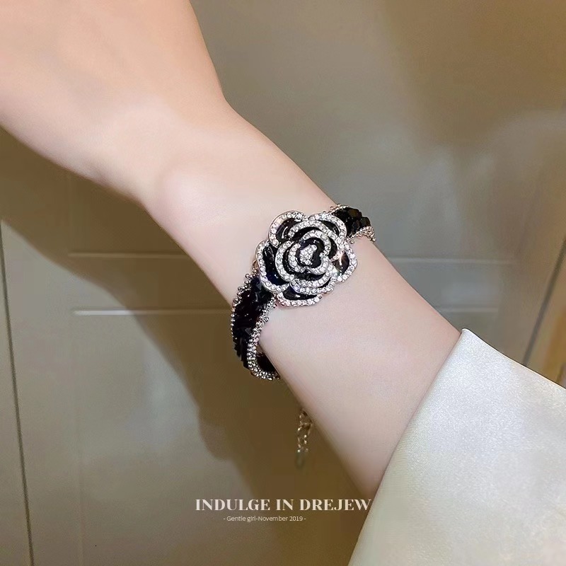 bracelets designer bracelet 2025 new black camellia oil drop Inlaid dia bracelet for women light niche Ins style Inspired jewelry accessories bracelet