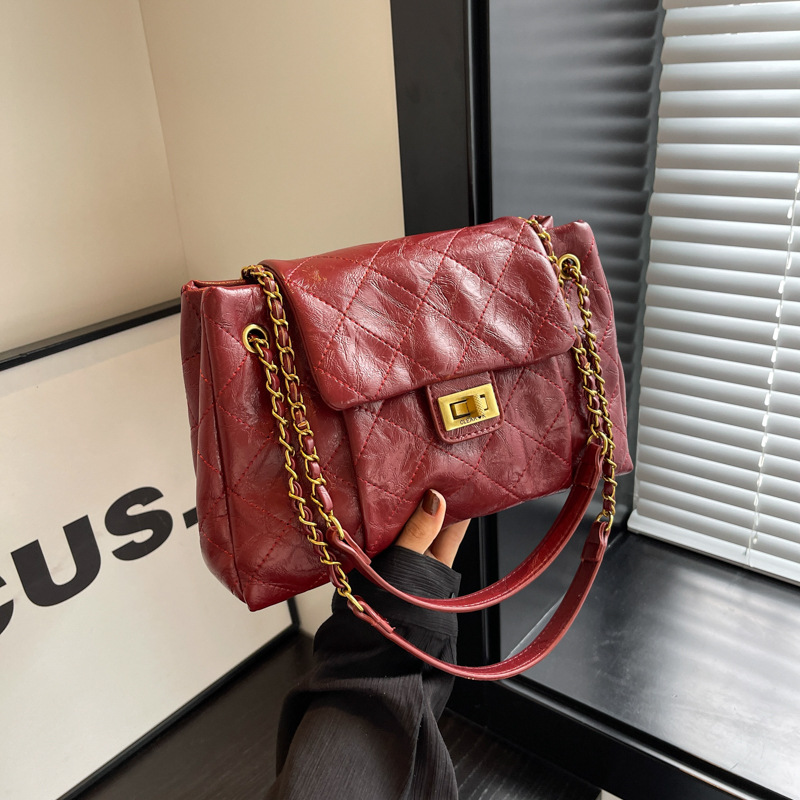 Designer bag hot free shipping Diamond Lattice Chain Small Square Bag New Vintage Simple Leisure Diagonal Cross Bag for woman black red coffee white