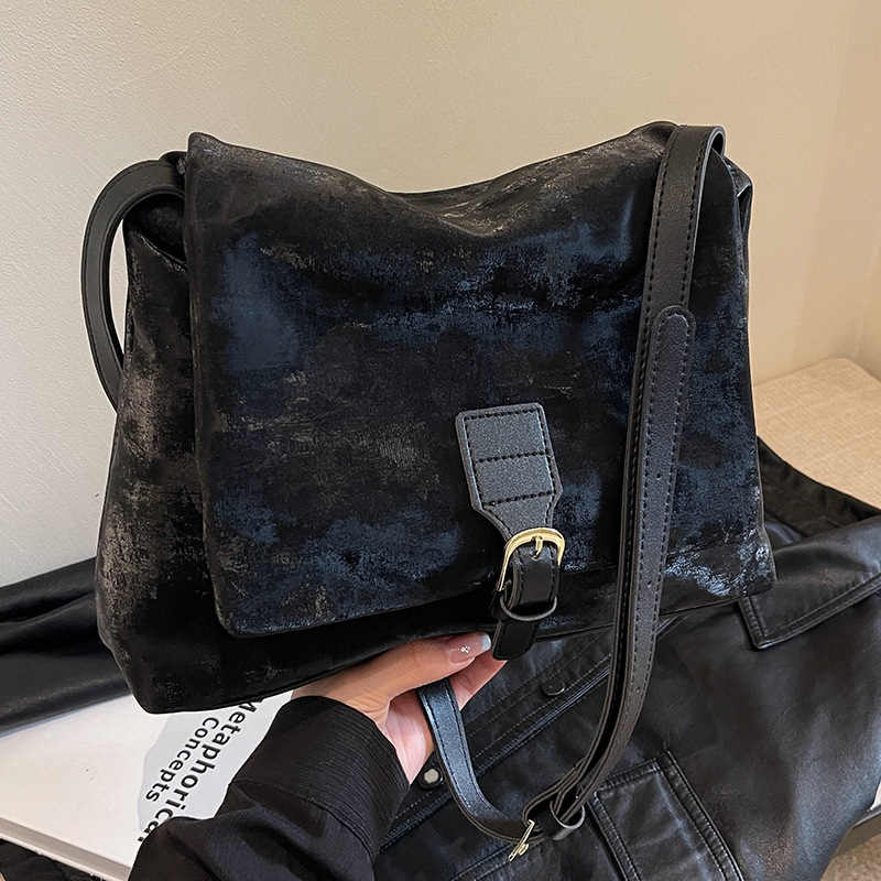 Large Capacity Tote Bag New Retro Style Women s design Shoulder Bag Versatile Commuting Bag Autumn New Designer Bag Women s Crossbody Bag