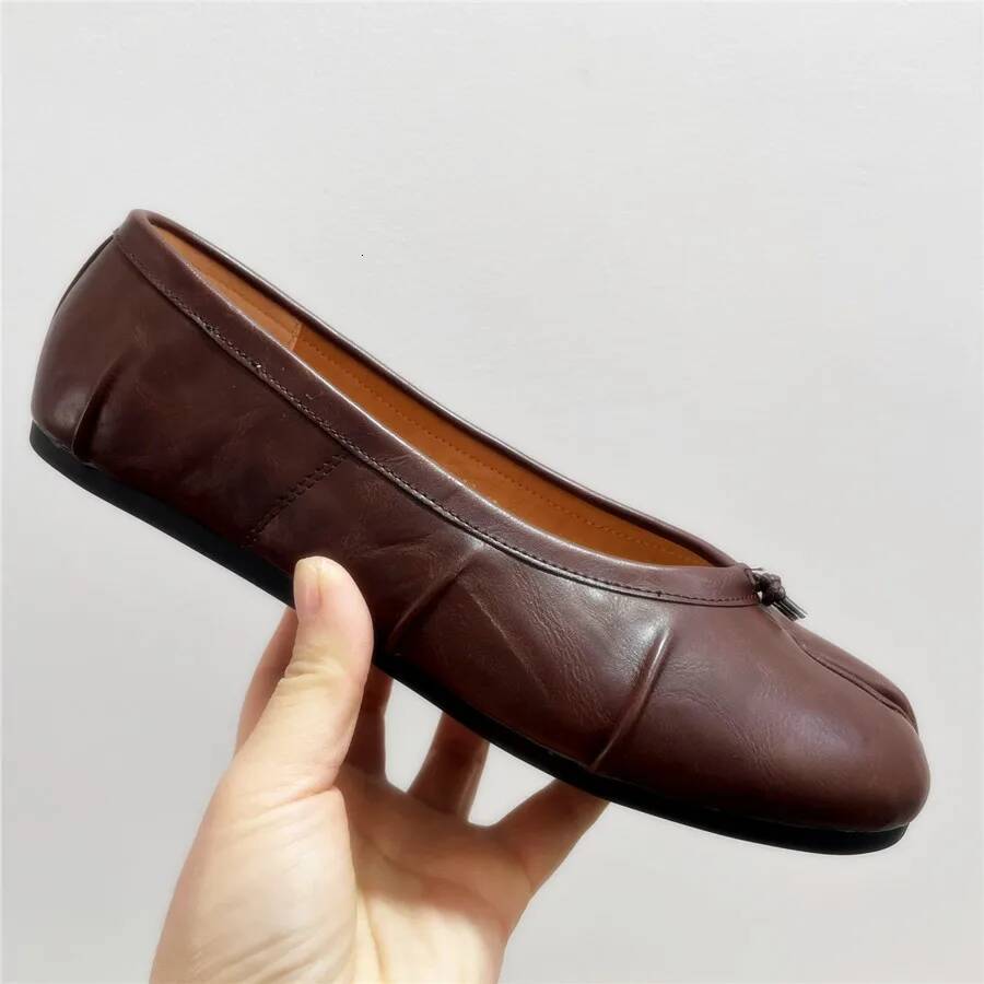 Split Toe Women Ballet Flats Fashion Shoes Casual Slip-on Loafers Ladies Pleated Leather Espadrilles ddmypanda