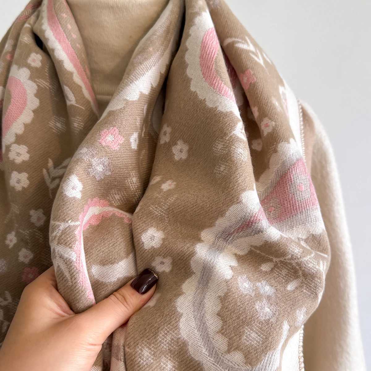 Wen Cashmere Scarf Winter Paisley Patter Thick Warm Blanket Scarf Cashew wer Scarves Fashionable and Luxurious Y250918