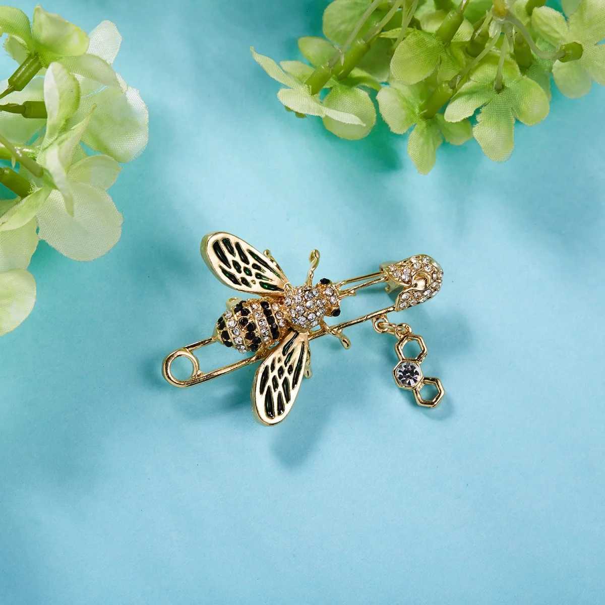 Vintage Fashion Rhinestone Lovely Bee Brooches For Women Men Cartoon Cute Honeycomb Tassel Insect Animal Big Pins Party Jewelry D250918