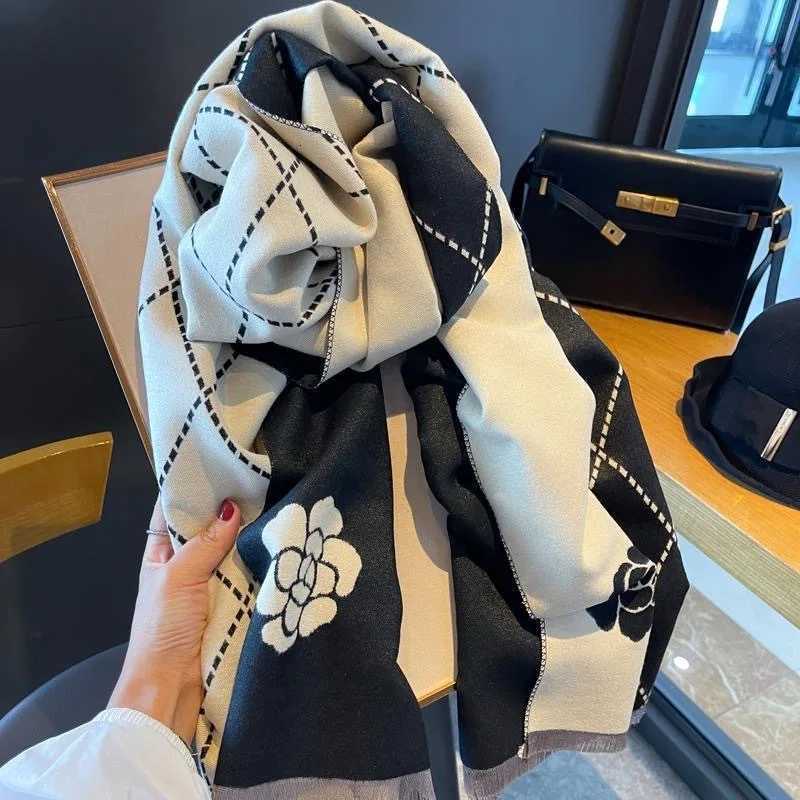 2025 NEW Elegant Wen lia Soft Scarf Long Shl Wrs Autumn Winter Neckerchief Spring Summer Travel Ce Echarpe Y250918