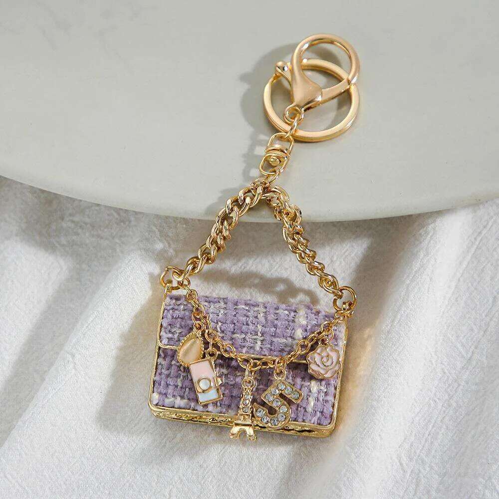 Small gifts, fragrance style bags, pendants, metal keychains, ornaments, small goods - all cute
