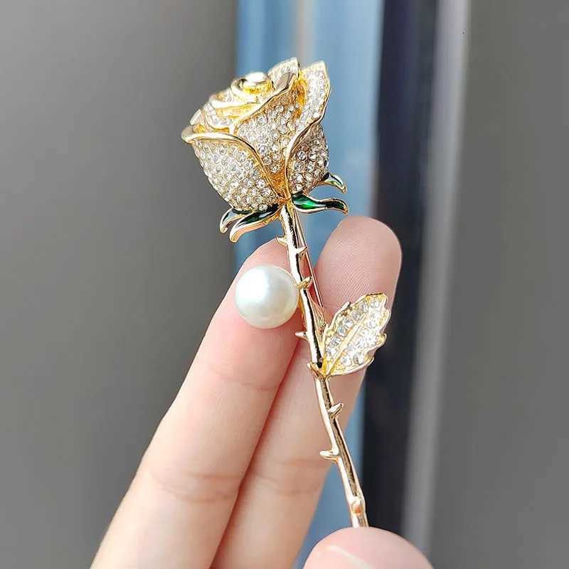 Fashion Gold Color Rhinestone Rose Brooches For Women Luxury Design Metal Pearl Flower Brooch Pins Wedding Party Jewelry Gifts D250918
