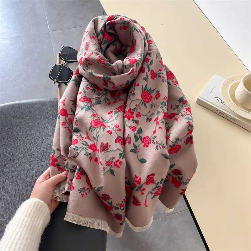 2025 New ral Shl La Wr Warm Winter Scarves Autumn Design Print Fem Foard Beach Stoles Luxury Scarf Y250918