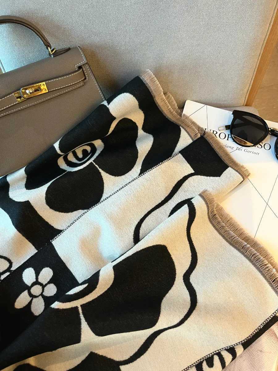 Elegant Wen wers Soft Acrylic Cashmere Scarf Shl Autumn Winter Neckerchief Spring Summer Travel Ce Long Y250918