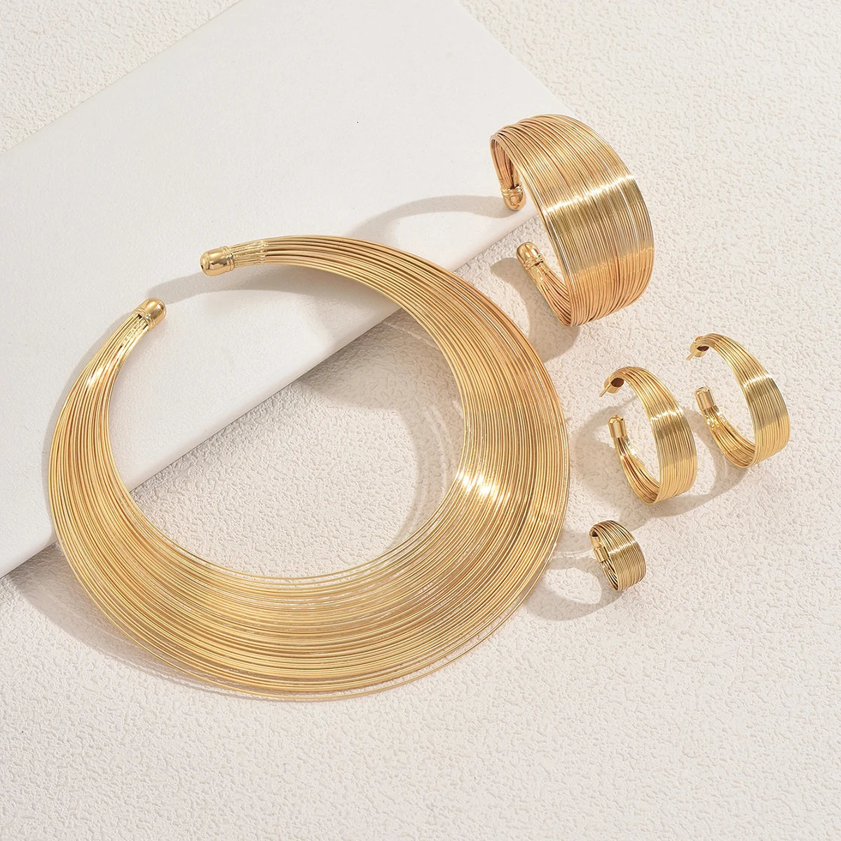 Sophisticated Gold Color Wide band Jewelry Set Bold Choker Cshaped Earrings Ring Cuff Bracelet Set For Women 250917