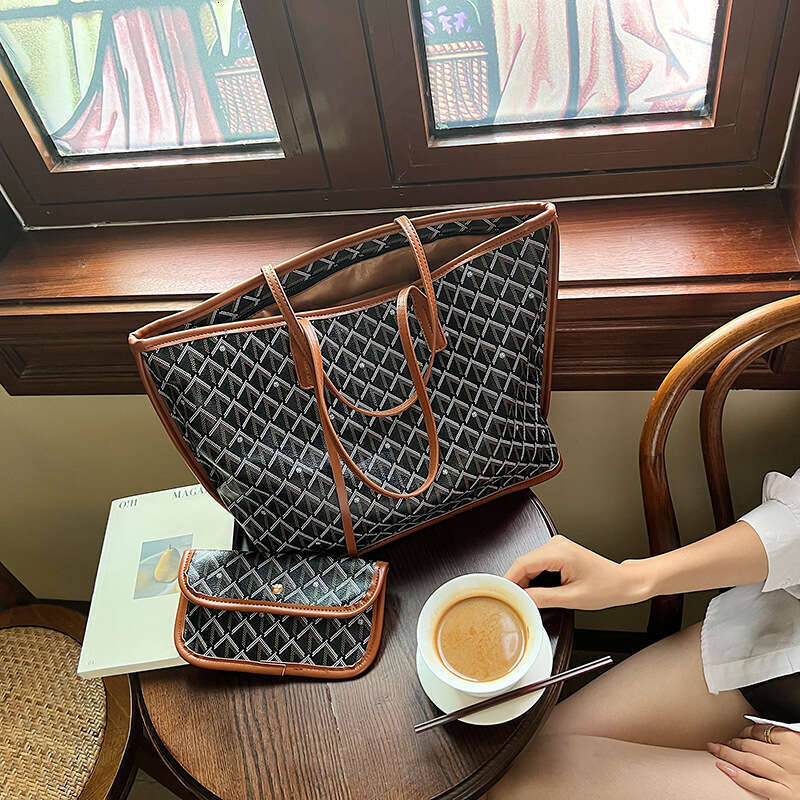 Korean Style Niche Design Backpack For Women 2025 New Autumn Fashion Canvas Shoulder Bag Tote Bag Designer Bag Versatile Tote Bag