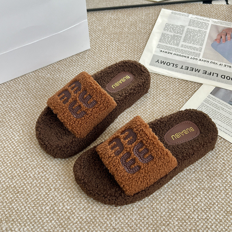 Hot new free shipping designer slippers for womens Plush Slippers black white brown New Home Indoor and Outdoor Thick Bottom Plush Slippers