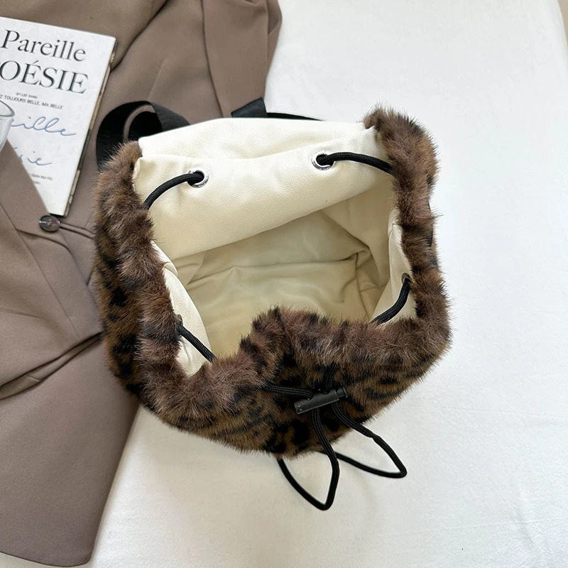 Leopard Printing Plush Women Bacpack Fashion Shoulder Bag For Ladies Faux Fur Handbag Anti Theft Backbag Crossbody Purs 250917