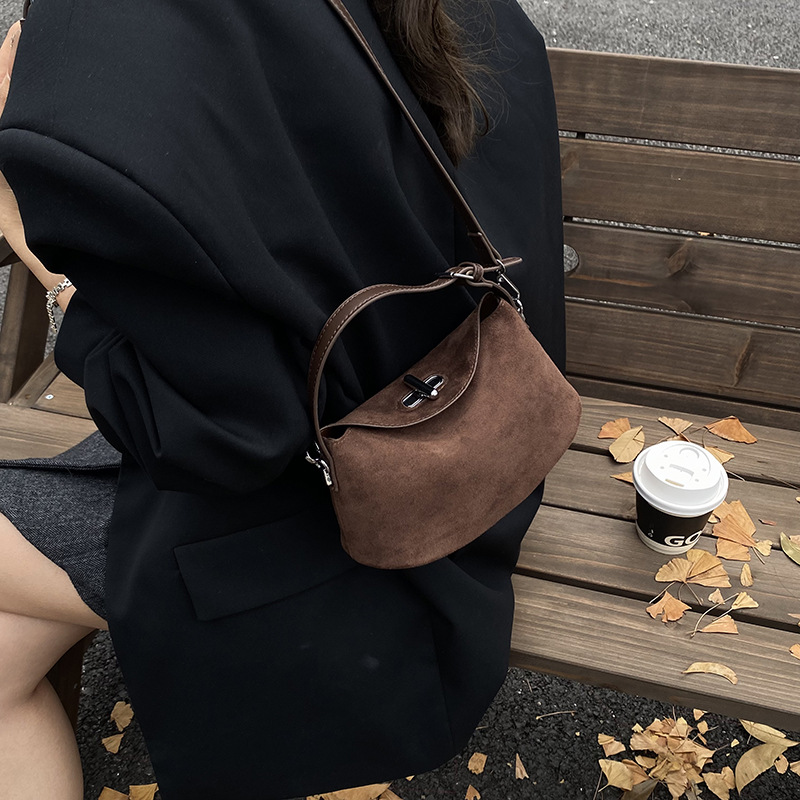 Designer bag free shipping Advanced texture simple shoulder bag for women's autumn new vintage fashion cross body bag black red coffee brown