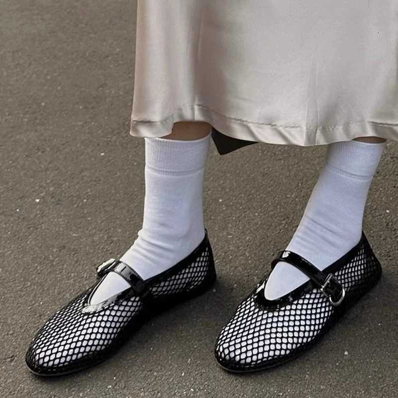 French Style Ballet Flats Womens Mary Jane Shoes Hollow out Breathable Mesh Flat Bottom Sandals Summer Cool Shoes Low Heel W250918