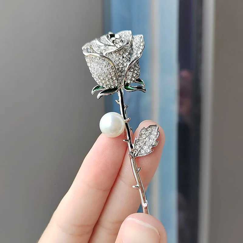 Fashion Gold Color Rhinestone Rose Brooches For Women Luxury Design Metal Pearl Flower Brooch Pins Wedding Party Jewelry Gifts D250918