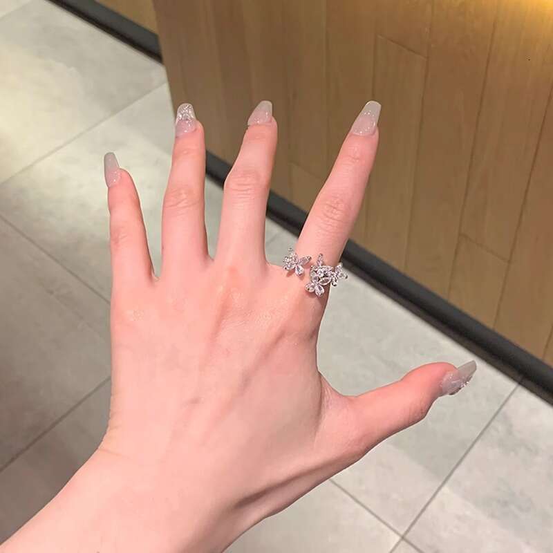 Super Shiny Butterfly Inlaid Diamond Light Luxury Exquisite High-end Open Fashion Fairy Cool Style Versatile Ring