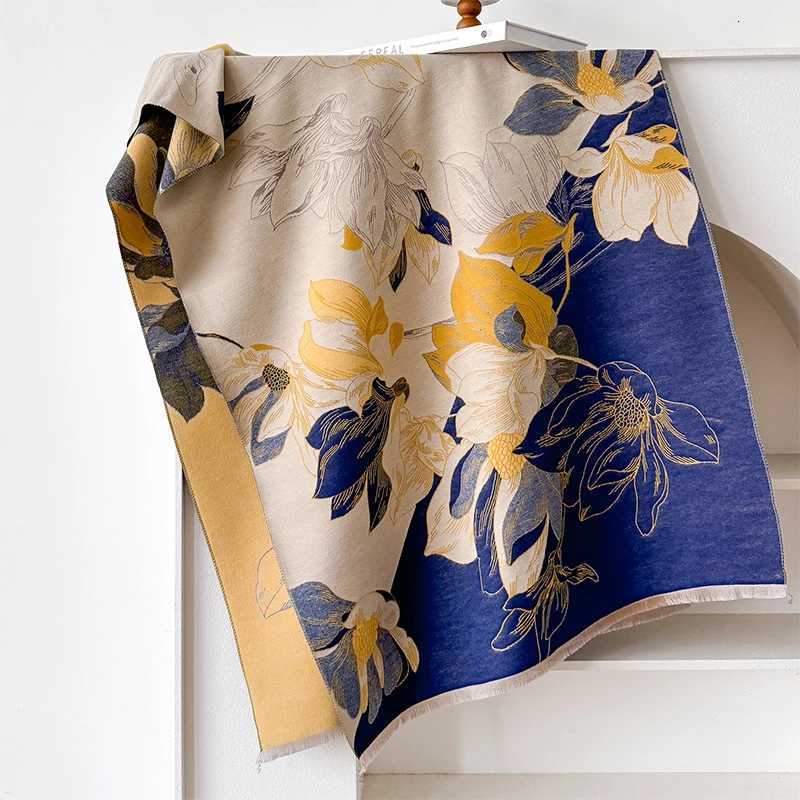 New 2025 Luxury Brand Elegant Lotus Design Wen Winter Cashmere Scarf Thick Warm Shl Wrs Soft La Neckerchief Y250918
