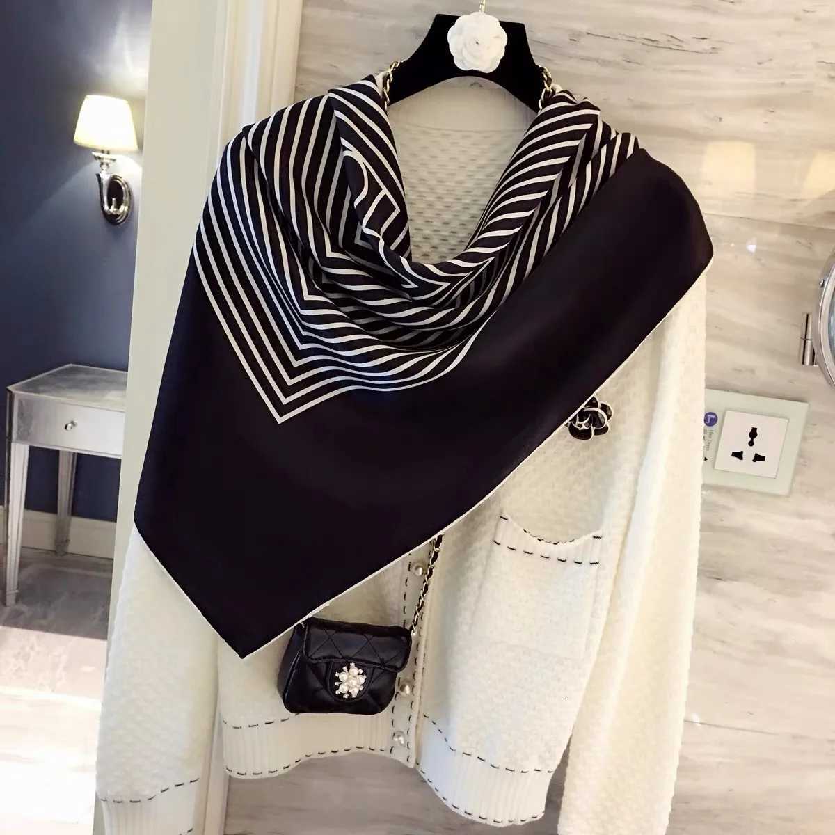 New 9090cm Silk Scarf Scarftop Hears For Wan Fashion Seasons Hair Accories Hijab Foard Bandana shl scarf Y250918