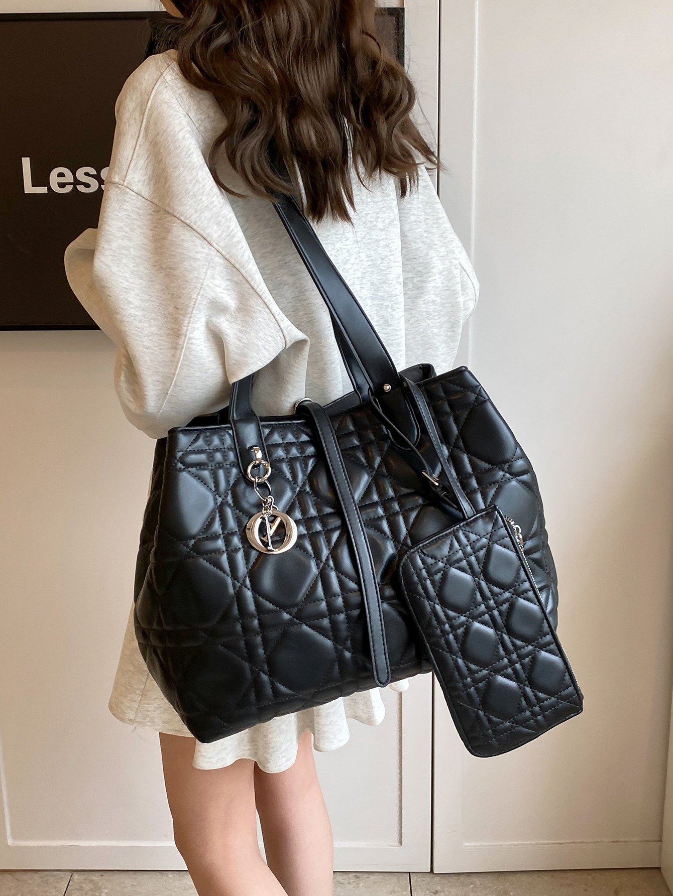 Hot Free shipping designer for womens shoulder bags black sliver white Fashion Printed Handheld Versatile Crossbody Bag