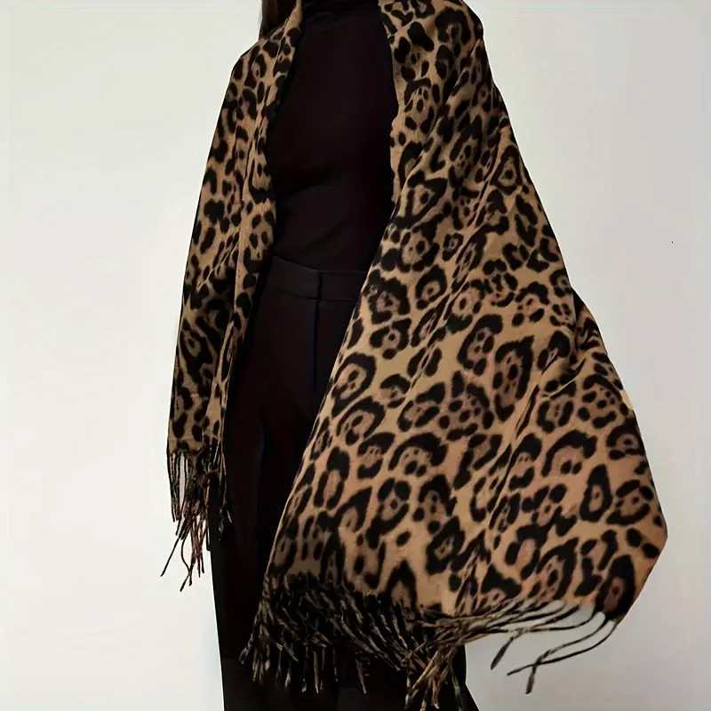 Leopard Printed Cashmere Shl Scarf For Wman Warm Tassel Shls Fashion Long Wrs Thicken Scarves Fem Wrs Y250918