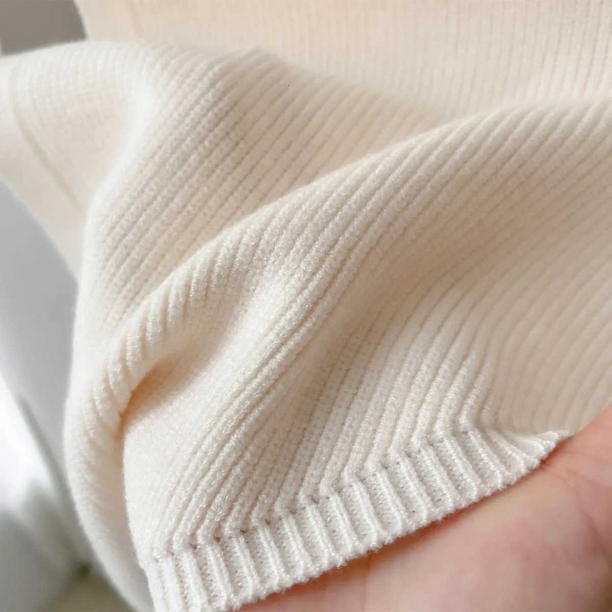 2025 Spring and Summer Fashion Versatile Wens Skew Triangle Shl Wen Mah Coat Woolen Knitted Pr Slit Ce Designer Y250918